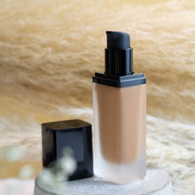 Load image into Gallery viewer, Fireshow™ Foundation with SPF - porcelain